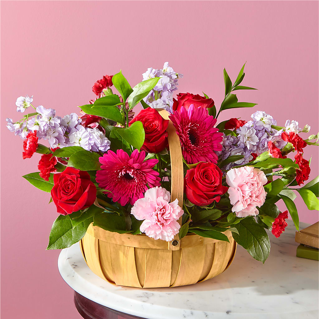 Pink Picnic Basket – Zapateria Y Floreria Hernandez, San Jose CA