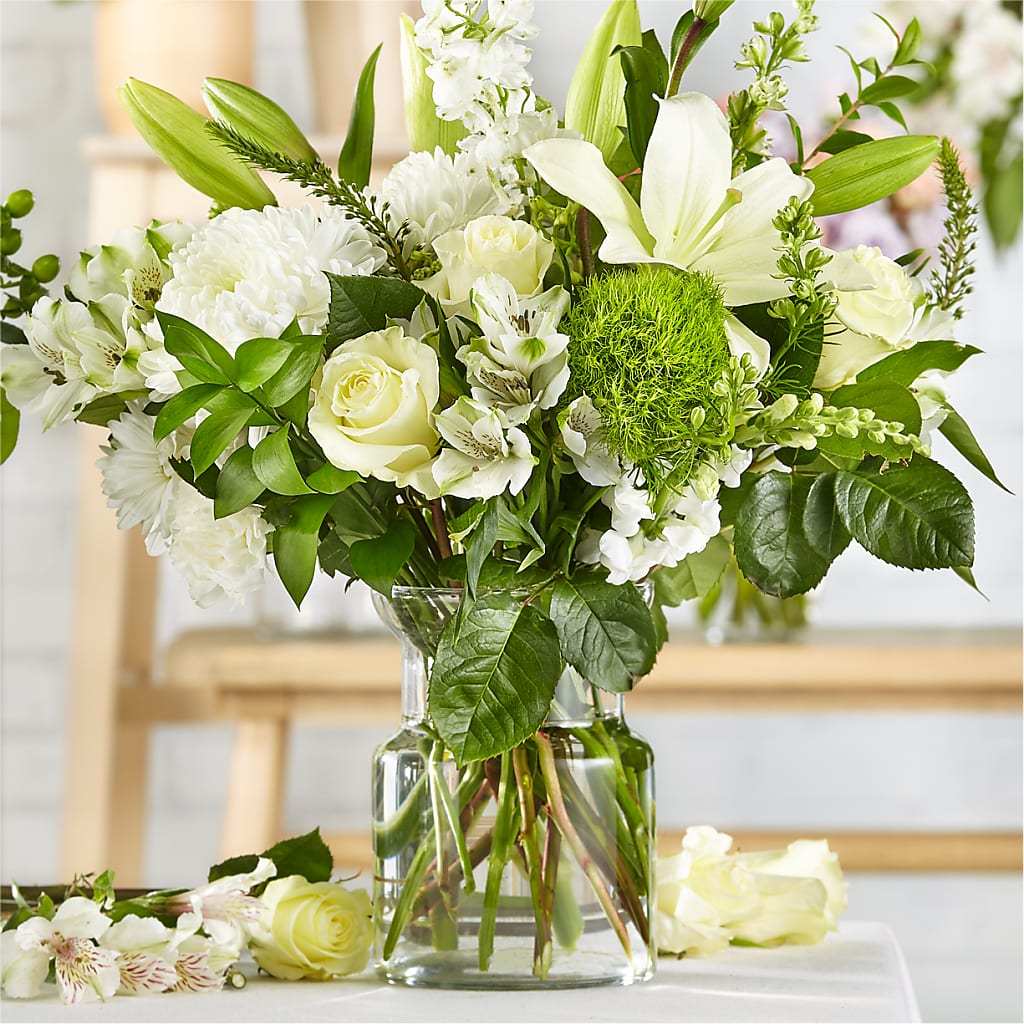 Classic Ivory – A Florist Original – Zapateria Y Floreria Hernandez, San Jose CA