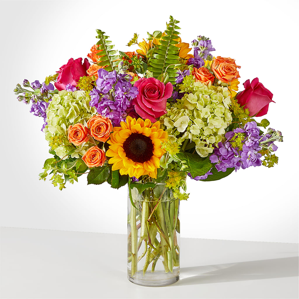 Vibrant Greetings Bouquet – Zapateria Y Floreria Hernandez, San Jose CA