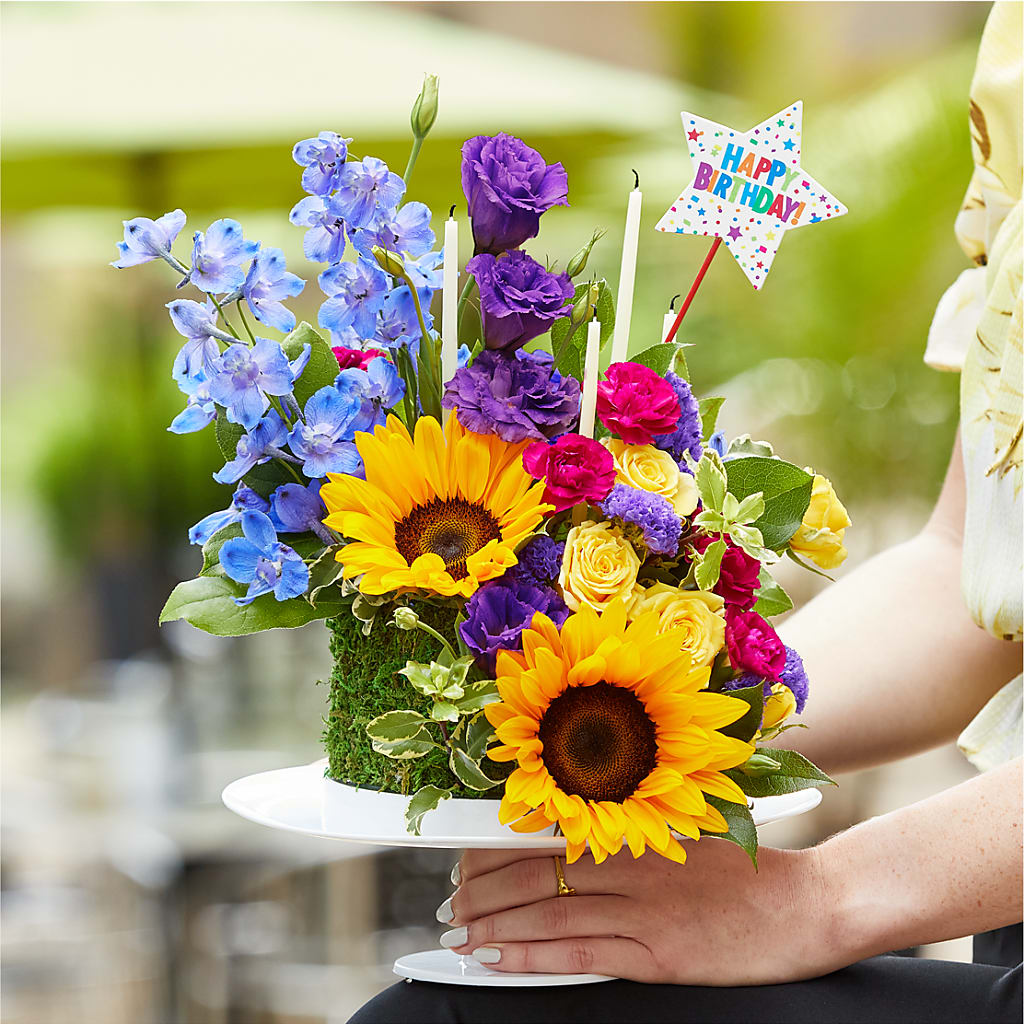 Star of the Day Floral Cake – Zapateria Y Floreria Hernandez, San Jose CA