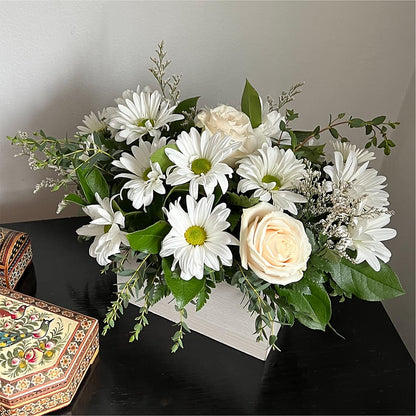 Fresh Linen Box Bouquet –  Zapateria Y Floreria Hernandez, San Jose CA