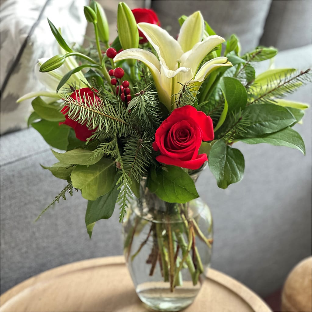 Sparkling Snowflakes Bouquet –  Zapateria Y Floreria Hernandez, San Jose CA