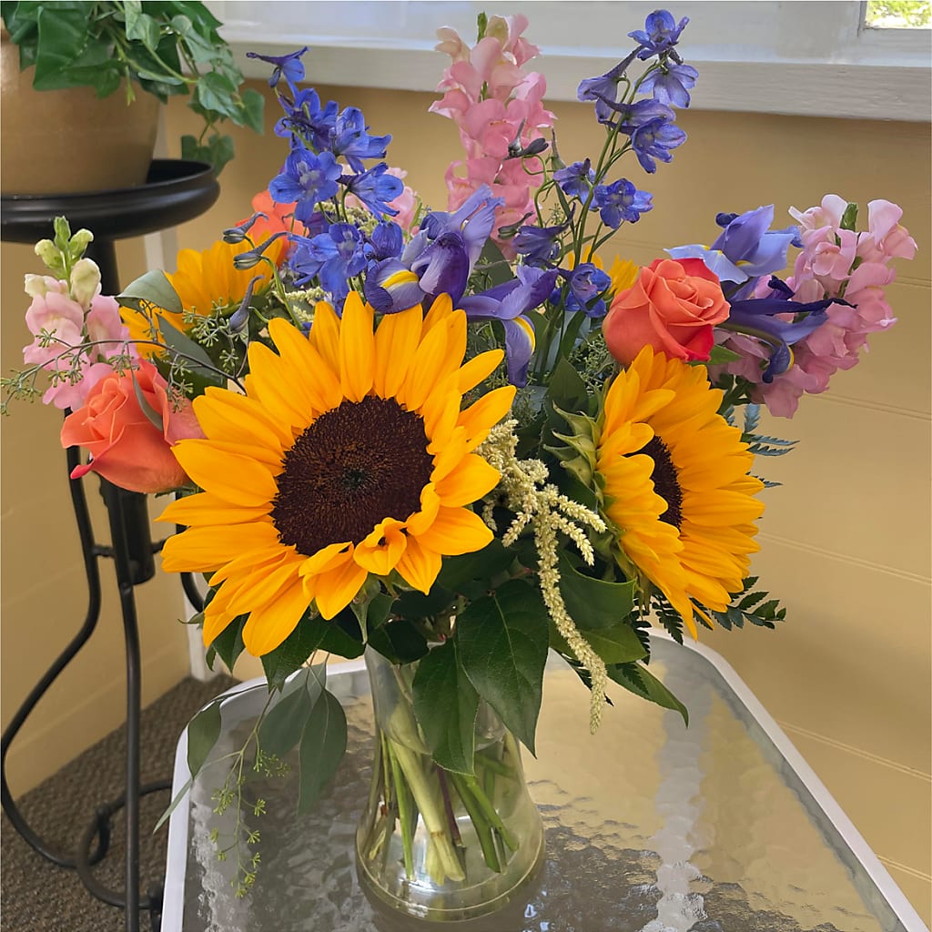 Rays of Life Bouquet –  Zapateria Y Floreria Hernandez, San Jose CA