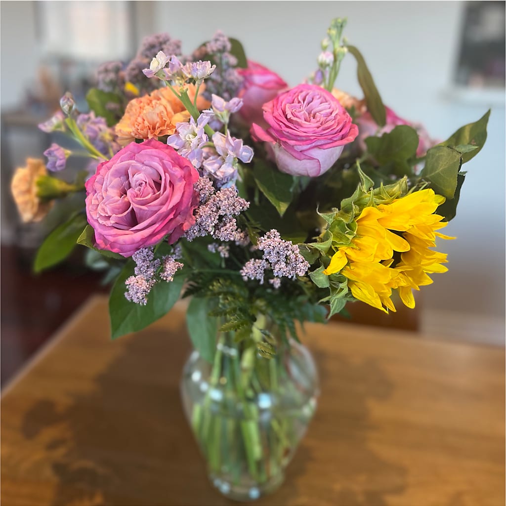 Yellow Brick Road Bouquet –  Zapateria Y Floreria Hernandez, San Jose CA