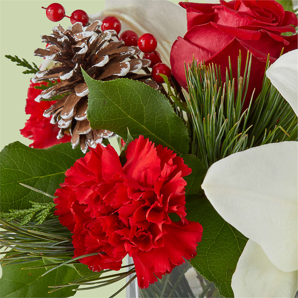Glistening Icicles Bouquet –  Zapateria Y Floreria Hernandez, San Jose CA