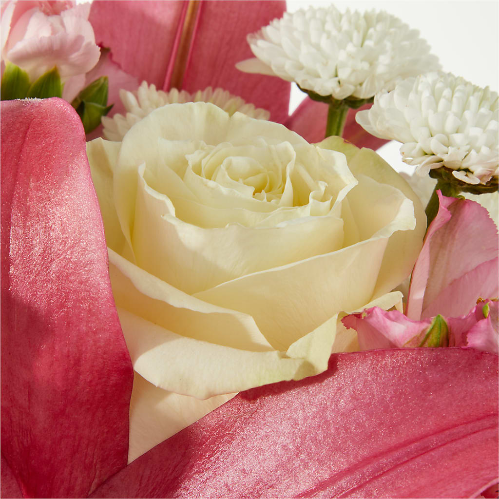Piece of Cake Bouquet –  Zapateria Y Floreria Hernandez, San Jose CA