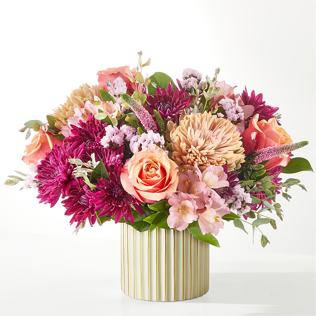 Berry Cobbler Bouquet with Ivory Vase –  Zapateria Y Floreria Hernandez, San Jose CA