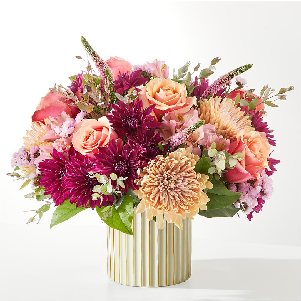 Berry Cobbler Bouquet with Ivory Vase –  Zapateria Y Floreria Hernandez, San Jose CA
