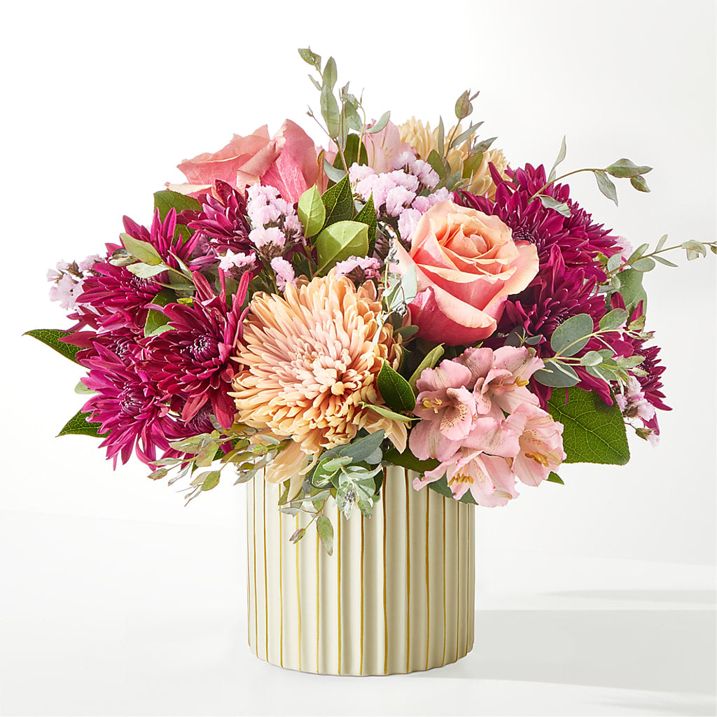 Berry Cobbler Bouquet with Ivory Vase –  Zapateria Y Floreria Hernandez, San Jose CA