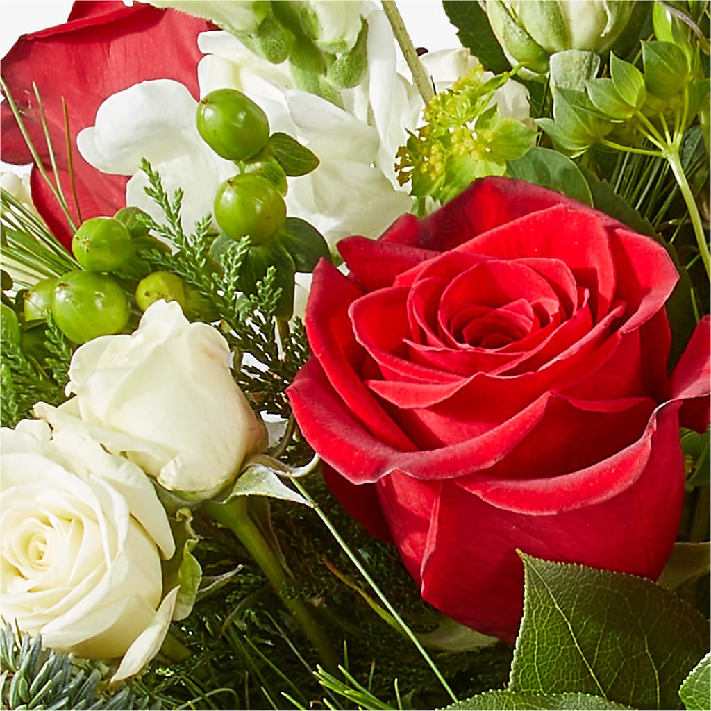 Deck the Halls Bouquet –  Zapateria Y Floreria Hernandez, San Jose CA